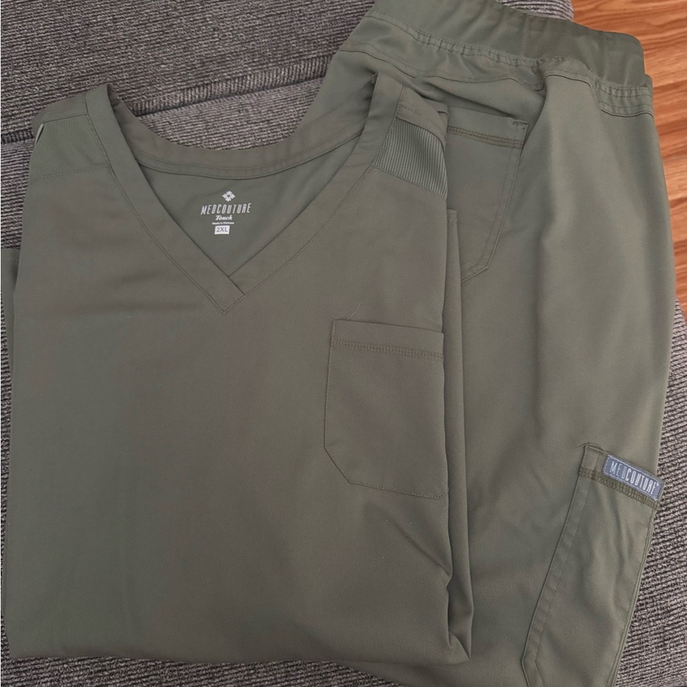 Med Couture Womens Green Cargo Pants
